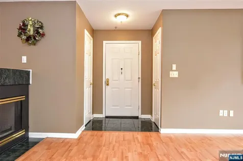 11 Collura Lane Clifton NJ 07012