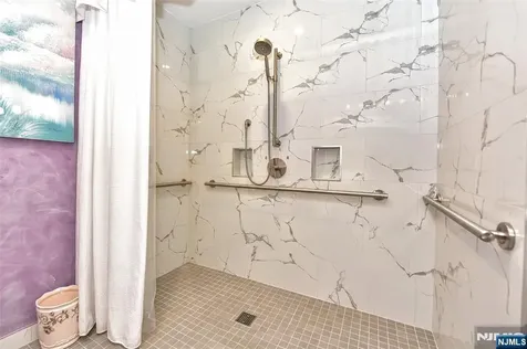 11 Collura Lane Clifton NJ 07012