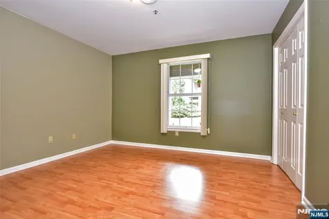 11 Collura Lane Clifton NJ 07012