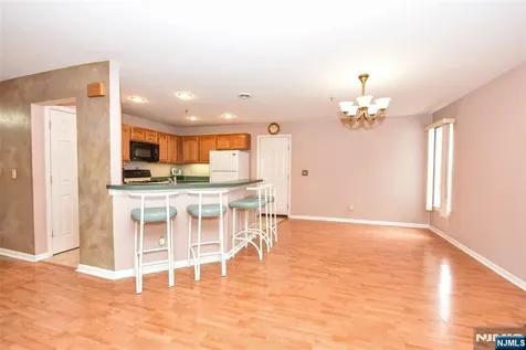 11 Collura Lane Clifton NJ 07012