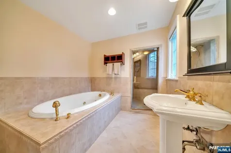 296 Birch Parkway Wyckoff NJ 07481