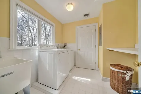 296 Birch Parkway Wyckoff NJ 07481