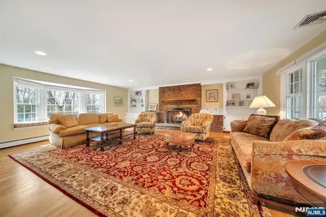 296 Birch Parkway Wyckoff NJ 07481