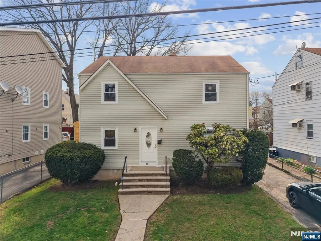 35 7th Avenue Passaic NJ 07055