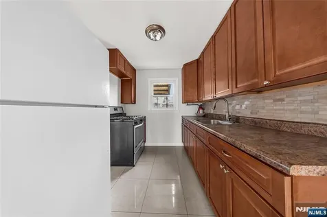 35 7th Avenue Passaic NJ 07055