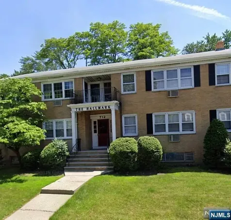 712 Cedar Lane Teaneck NJ 07666