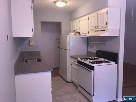 712 Cedar Lane Teaneck NJ 07666