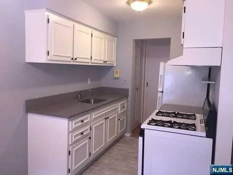 712 Cedar Lane Teaneck NJ 07666