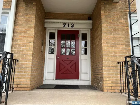 712 Cedar Lane Teaneck NJ 07666