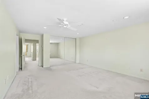 8 Wadsworth Court Teaneck NJ 07666