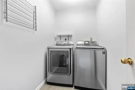 8 Wadsworth Court Teaneck NJ 07666