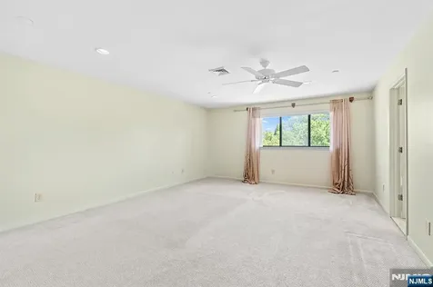 8 Wadsworth Court Teaneck NJ 07666