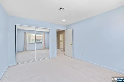 8 Wadsworth Court Teaneck NJ 07666