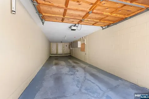8 Wadsworth Court Teaneck NJ 07666