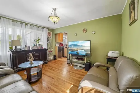 31-18 Norwood Drive Fair Lawn NJ 07410