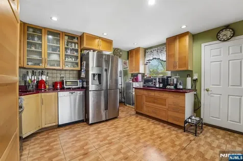 31-18 Norwood Drive Fair Lawn NJ 07410
