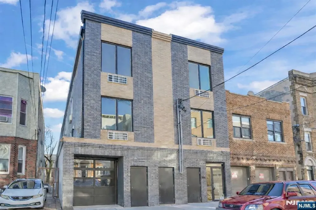 521 10th Street Union City NJ 07087