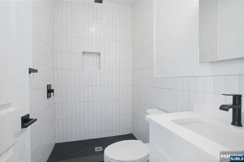 521 10th Street Union City NJ 07087