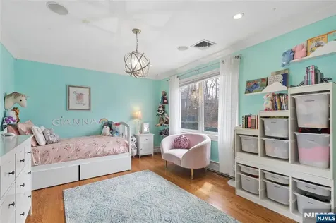 50 Hemlock Drive Paramus NJ 07652