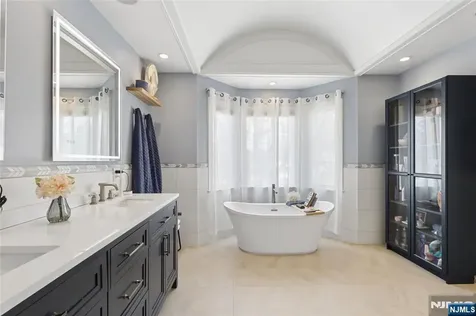 50 Hemlock Drive Paramus NJ 07652