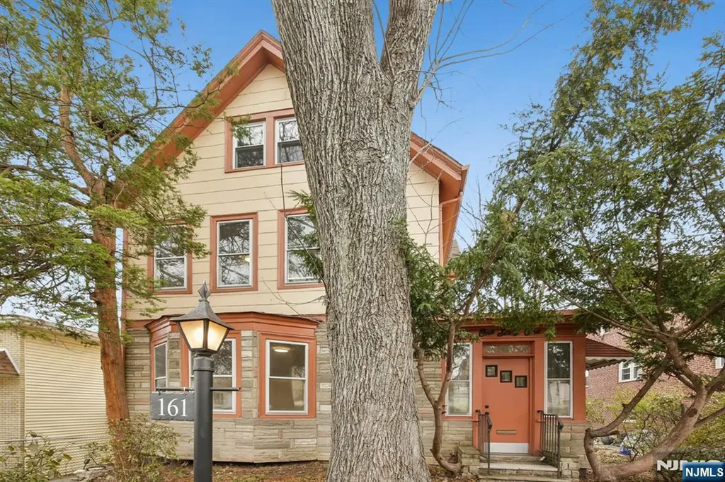 161 Chestnut Street Leonia NJ 07605