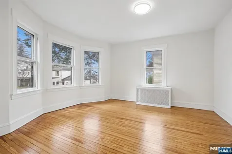 161 Chestnut Street Leonia NJ 07605