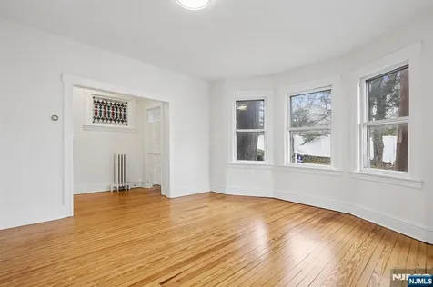 161 Chestnut Street Leonia NJ 07605