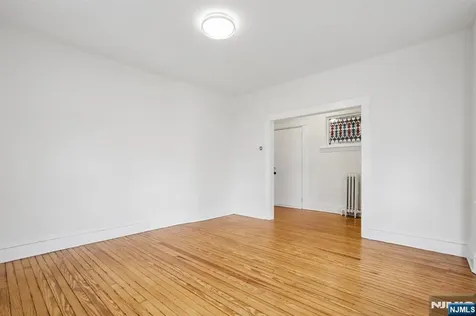 161 Chestnut Street Leonia NJ 07605