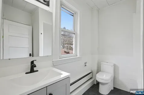 161 Chestnut Street Leonia NJ 07605