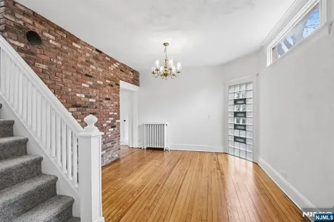 161 Chestnut Street Leonia NJ 07605