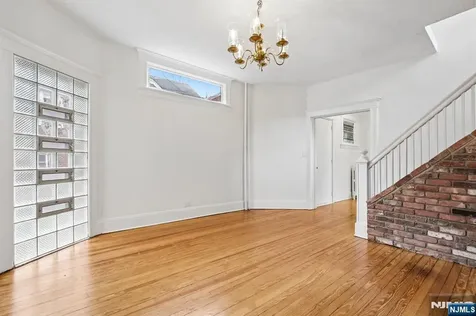 161 Chestnut Street Leonia NJ 07605