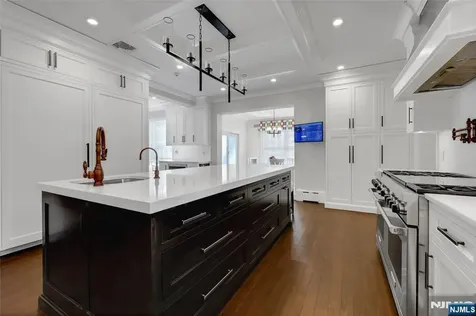 292 Maple Street Englewood NJ 07631