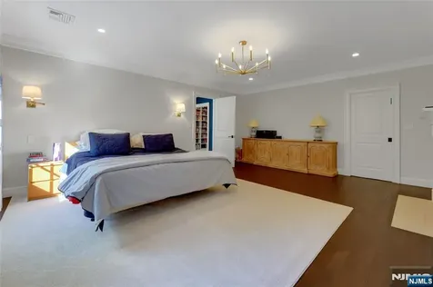 292 Maple Street Englewood NJ 07631
