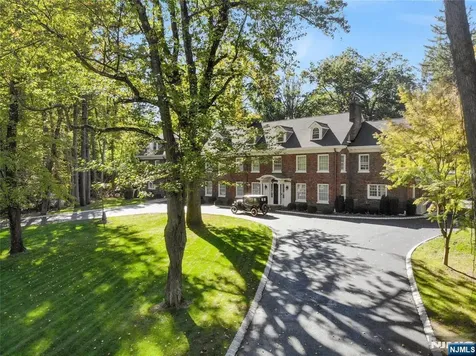 292 Maple Street Englewood NJ 07631