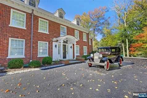 292 Maple Street Englewood NJ 07631