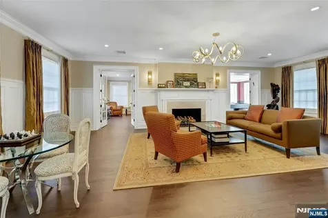 292 Maple Street Englewood NJ 07631