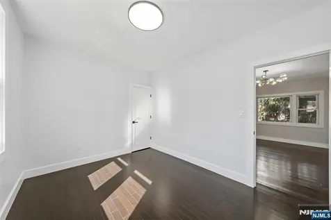 561 Grand Avenue Leonia NJ 07605