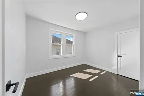 561 Grand Avenue Leonia NJ 07605