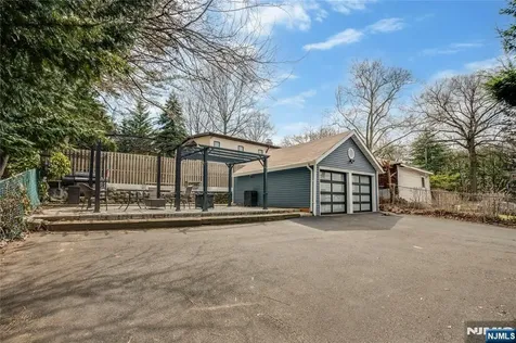 561 Grand Avenue Leonia NJ 07605