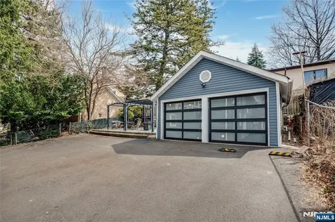 561 Grand Avenue Leonia NJ 07605