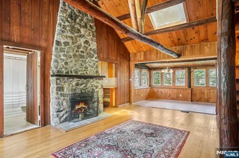 6 West Circle Ringwood NJ 07456