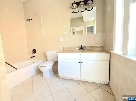 620 38th Street Union City NJ 07087