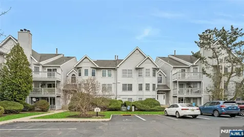 49 Quartz Lane Paterson NJ 07501