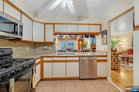49 Quartz Lane Paterson NJ 07501