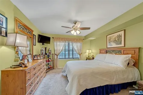 49 Quartz Lane Paterson NJ 07501