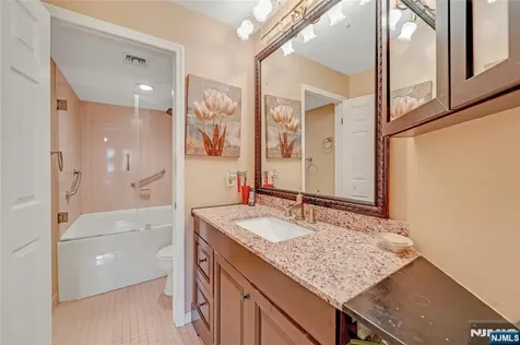 49 Quartz Lane Paterson NJ 07501