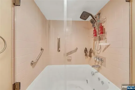 49 Quartz Lane Paterson NJ 07501