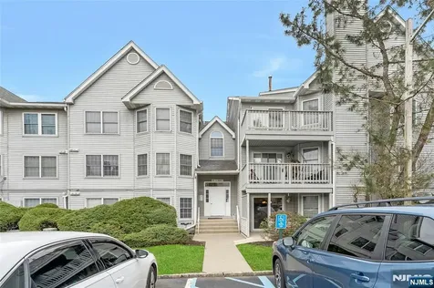 49 Quartz Lane Paterson NJ 07501