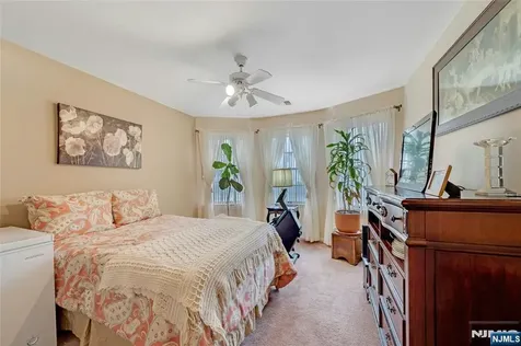 49 Quartz Lane Paterson NJ 07501