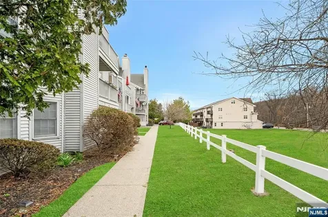 49 Quartz Lane Paterson NJ 07501